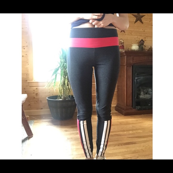 Victoria’s secret pink yoga leggings small - Picture 2 of 7